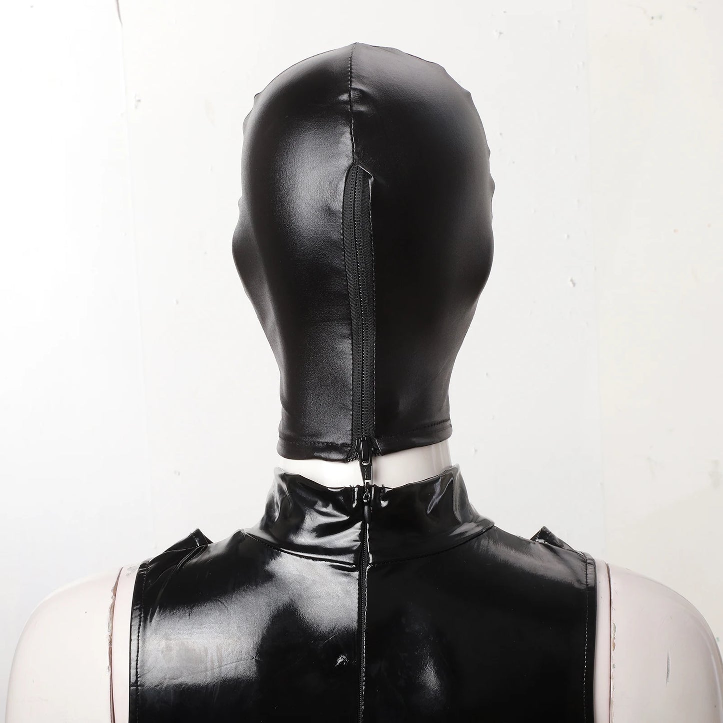 cagoule de bondage en cuir